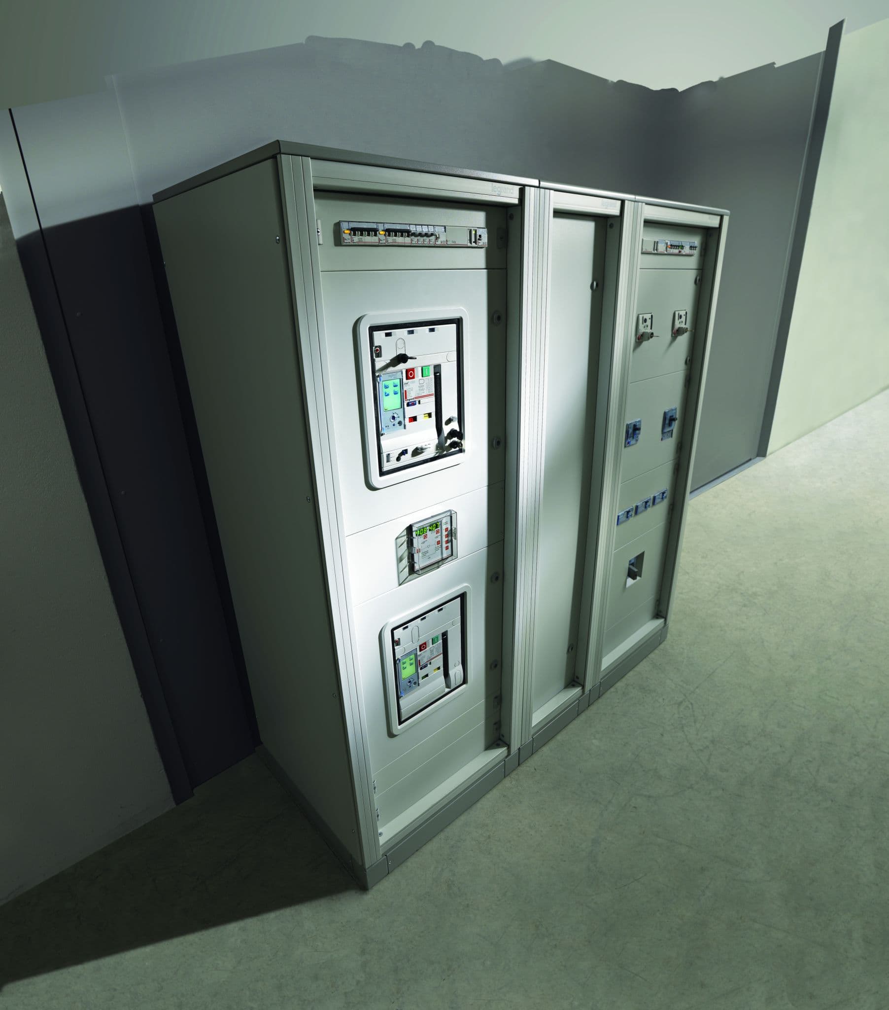 Legrand XL3 Набор вертикальных стоек XL3 4000 (4шт) 020500 — миниатюра 3