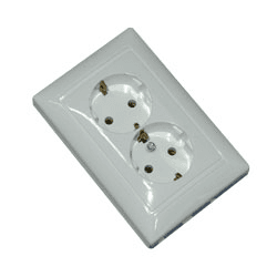 Legrand DIY Valena Алюм Розетка 2-ая с/з литая 694335 — миниатюра 2