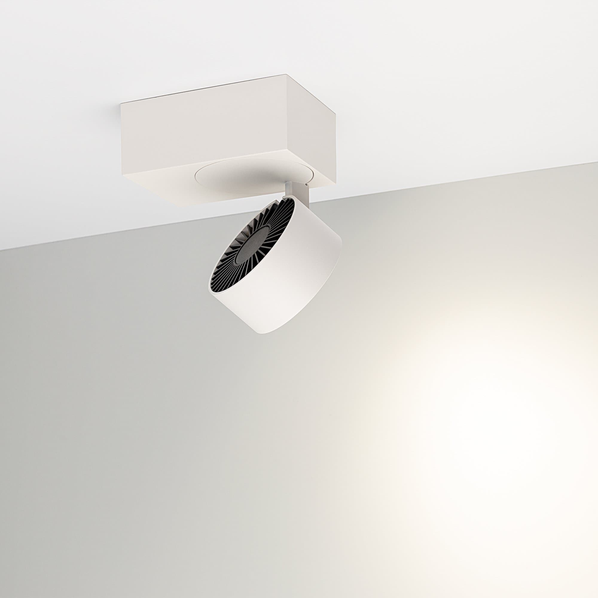 Arlight Корпус PLURIO-BASE-SURFACE-S112x79 (WH, 1-2, 200mA) (IP20 Металл, 3 года) 030258 — миниатюра 7