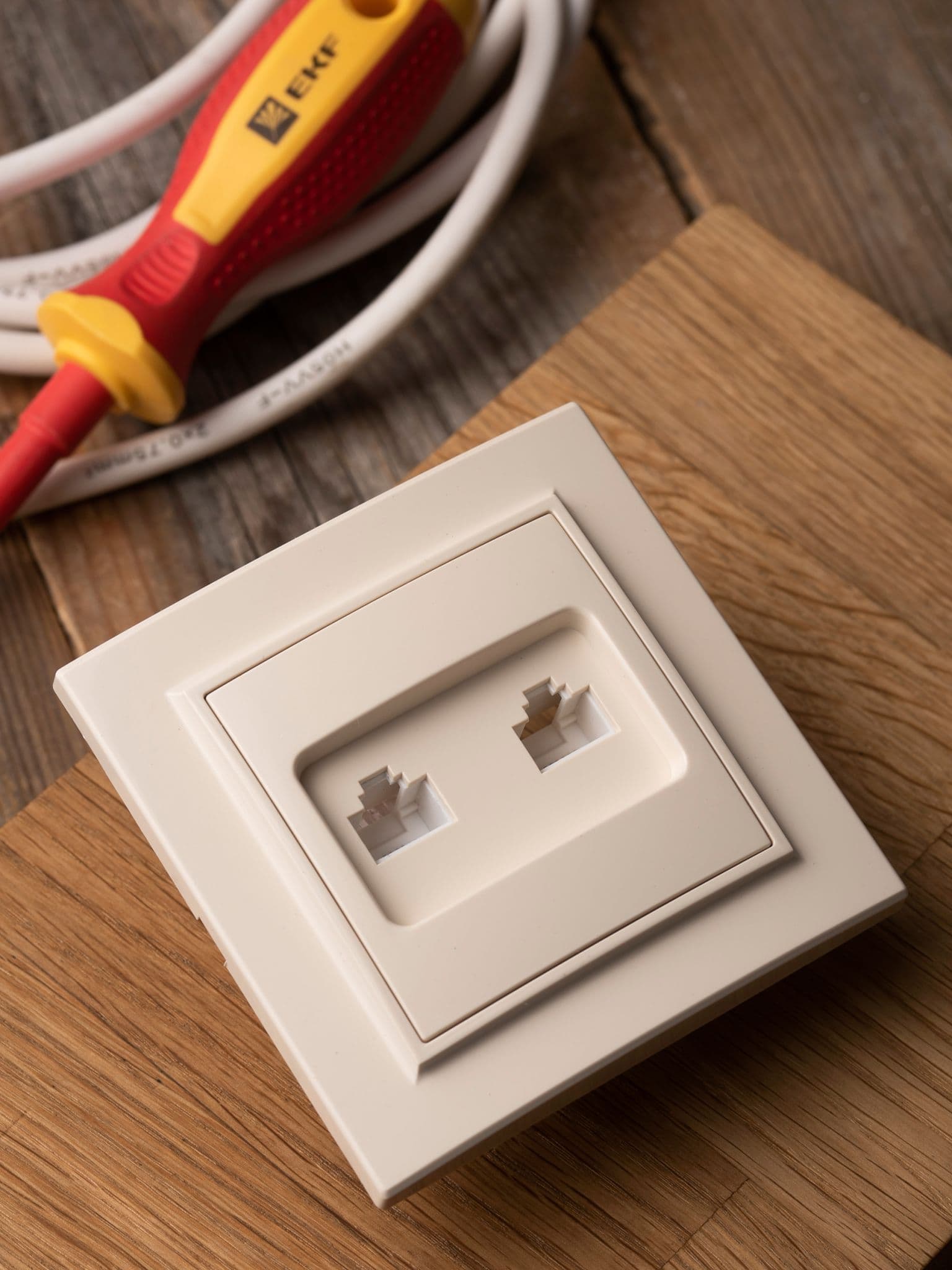 EKF Basic Минск Бежевый Розетка RJ-45+RJ-11, СП — миниатюра 2