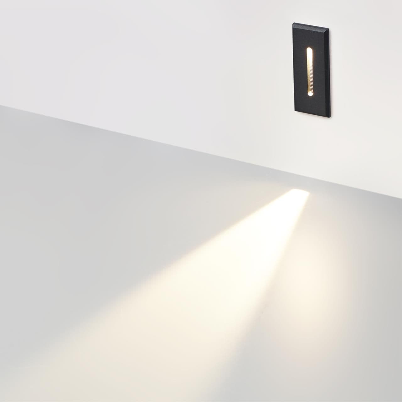 Odeon Light 7054/3WL HIGHTECH ODL25 металл/металл Подсветка лестницы черн IP20 LED 1*3W ESCALA