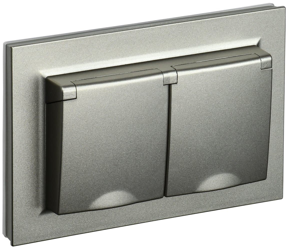 IEK BRITE Шампань Розетка 2-местная с/з с защ. штор. и кр. 16А в сборе IP44 РСбш12-3-44-БрШ