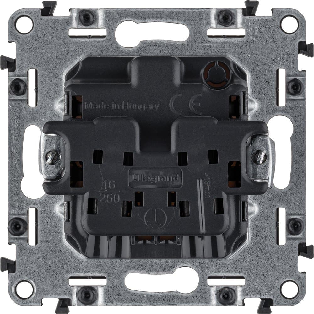 Legrand Valena LIFE DIY Сл.кость Розетка б/з, со шторками, безвинт зажим 753516 — миниатюра 3