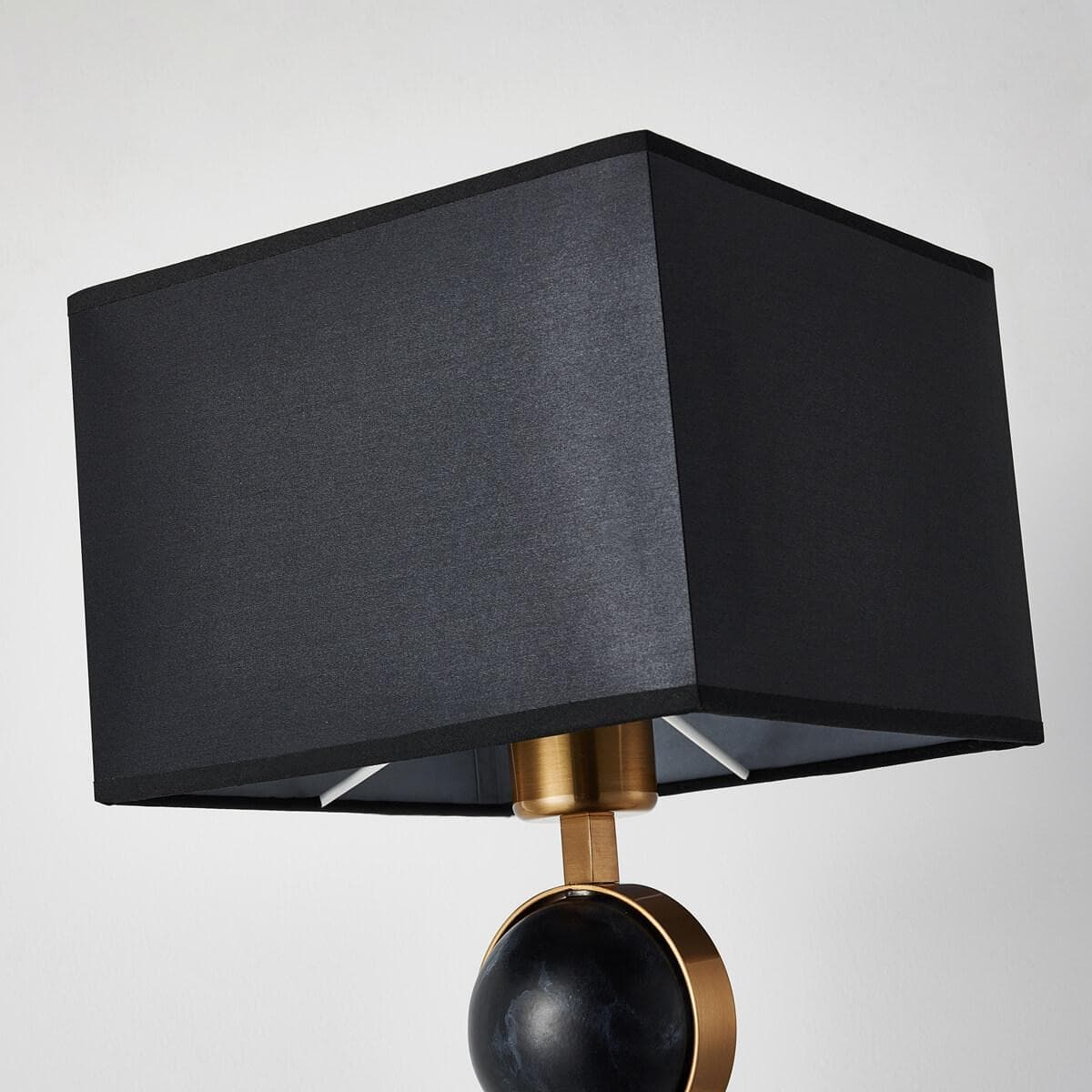 Favourite 2822-1T Diva Настольный светильник L210*W210*H420, 1*E27*60W, excluded — миниатюра 3