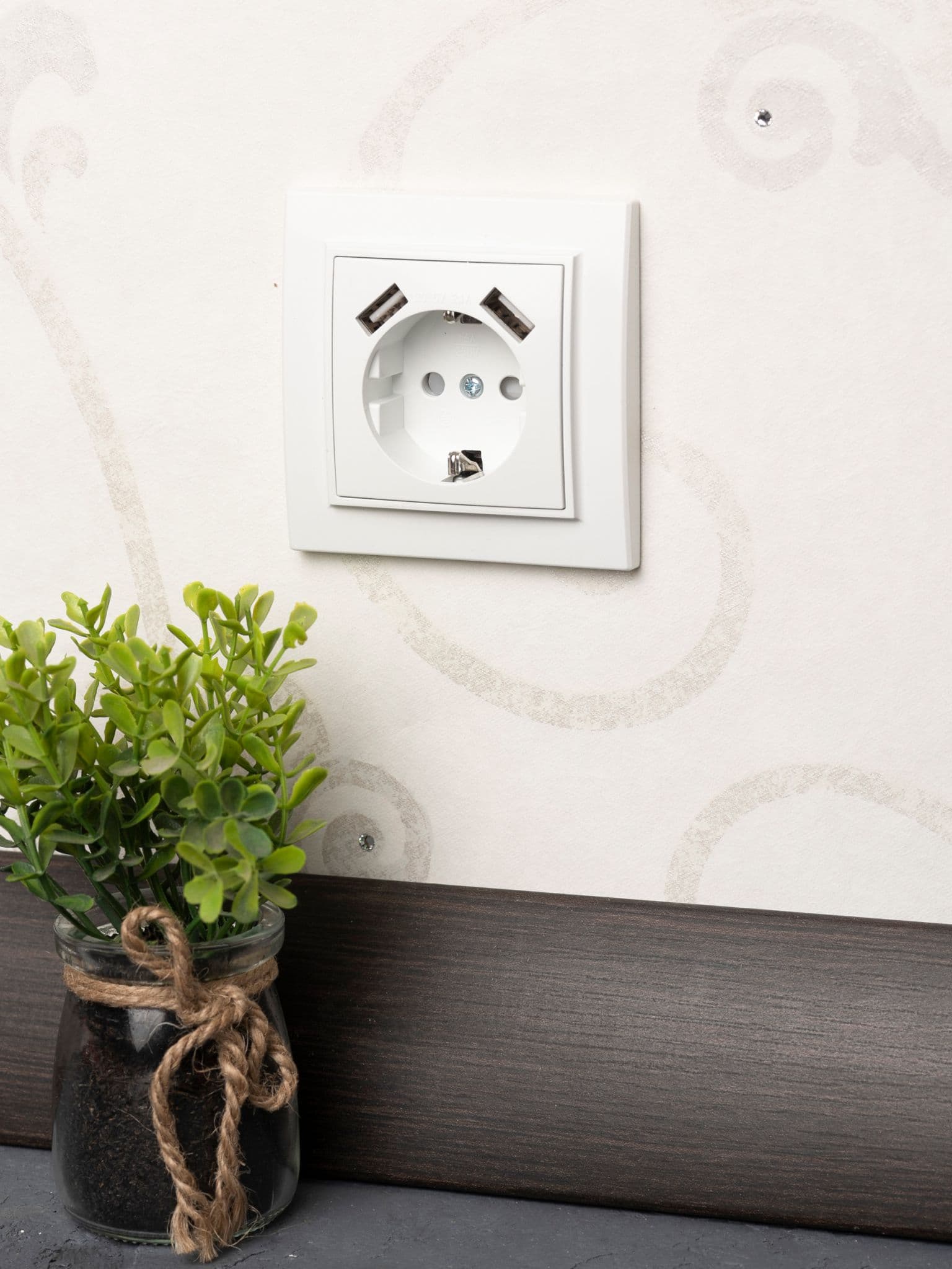 EKF Basic Минск Белый Розетка с/з, со шторками, 16А, с 2 USB 2,1А, СП — миниатюра 3