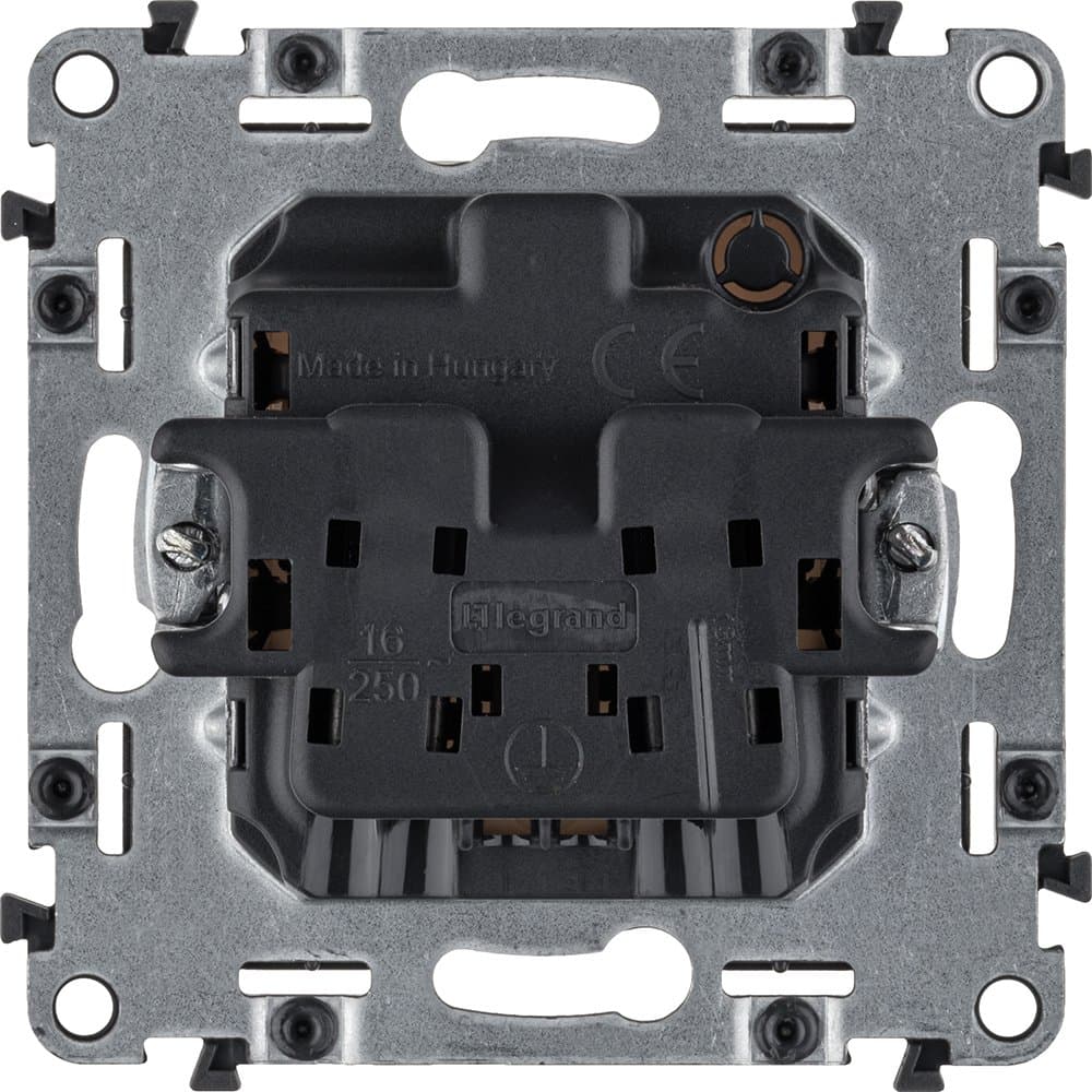 Legrand Valena LIFE DIY Бел Розетка 1-ая б/з с защитными шторками, безвинт.зажим 753416 — миниатюра 3