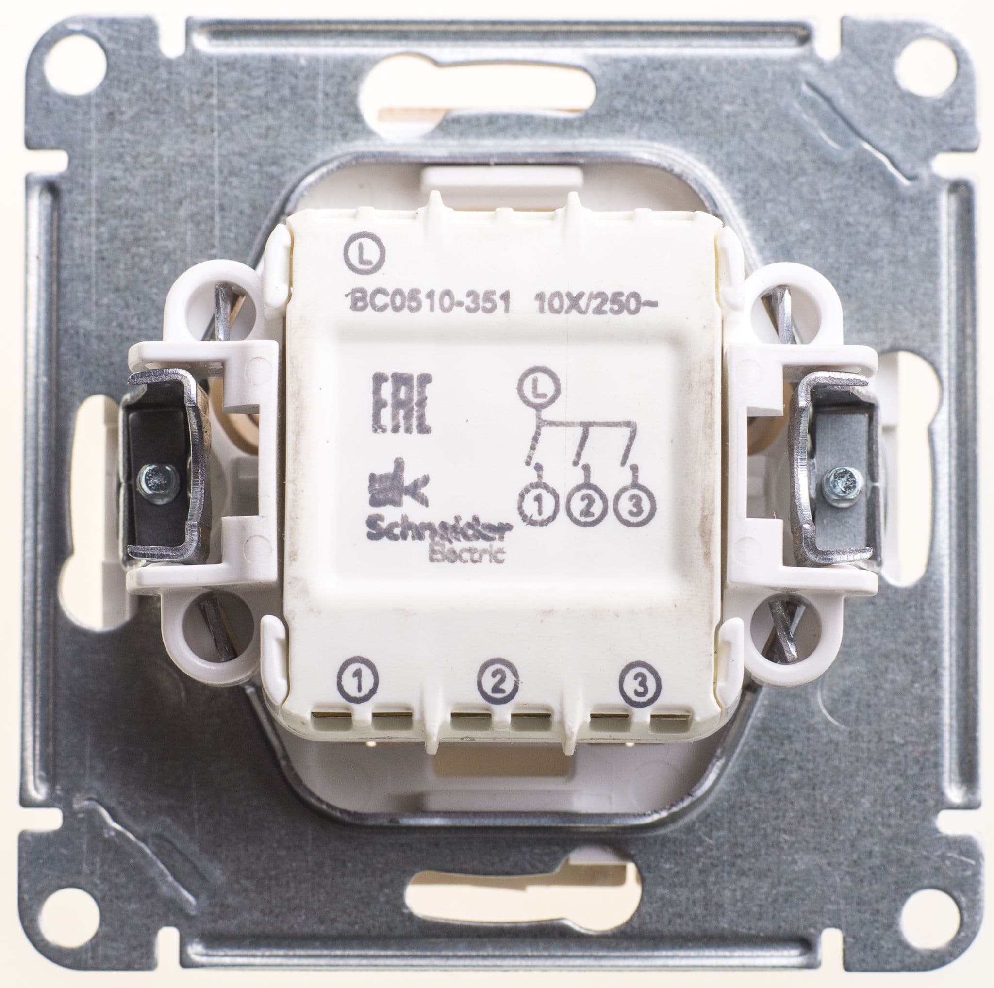 Systeme Electric Wessen 59 Сосна Выключатель 3-клавишный, 10АХ — миниатюра 2