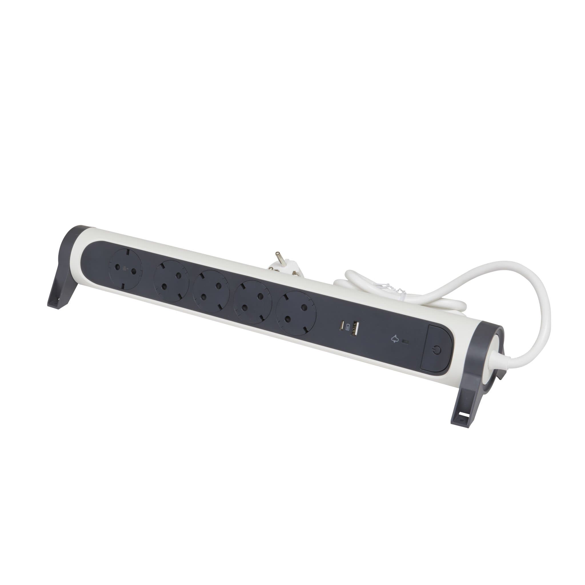 Legrand Revolution Комфорт Бело-черный Удлинитель 5x2К+З с 2xUSB A+C (3А), кабель 1,5м, плоские розетки, УЗИП с индикацией, фиксируемый поворотный бло 694510