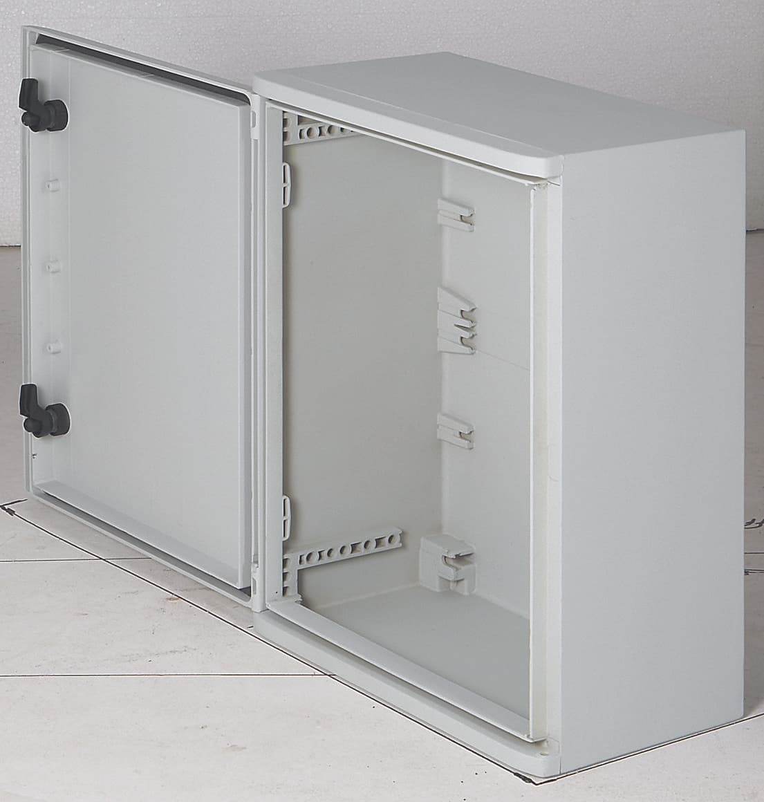 Legrand Marina Щит 500х400х206 036252 — миниатюра 2