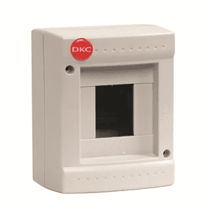 DKC Щиток настен. без дверцы, 4 мод.,IP40