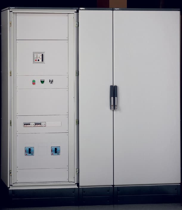 Legrand Altis Рама Для Крепления Лицев.Панелей 047482 — миниатюра 2