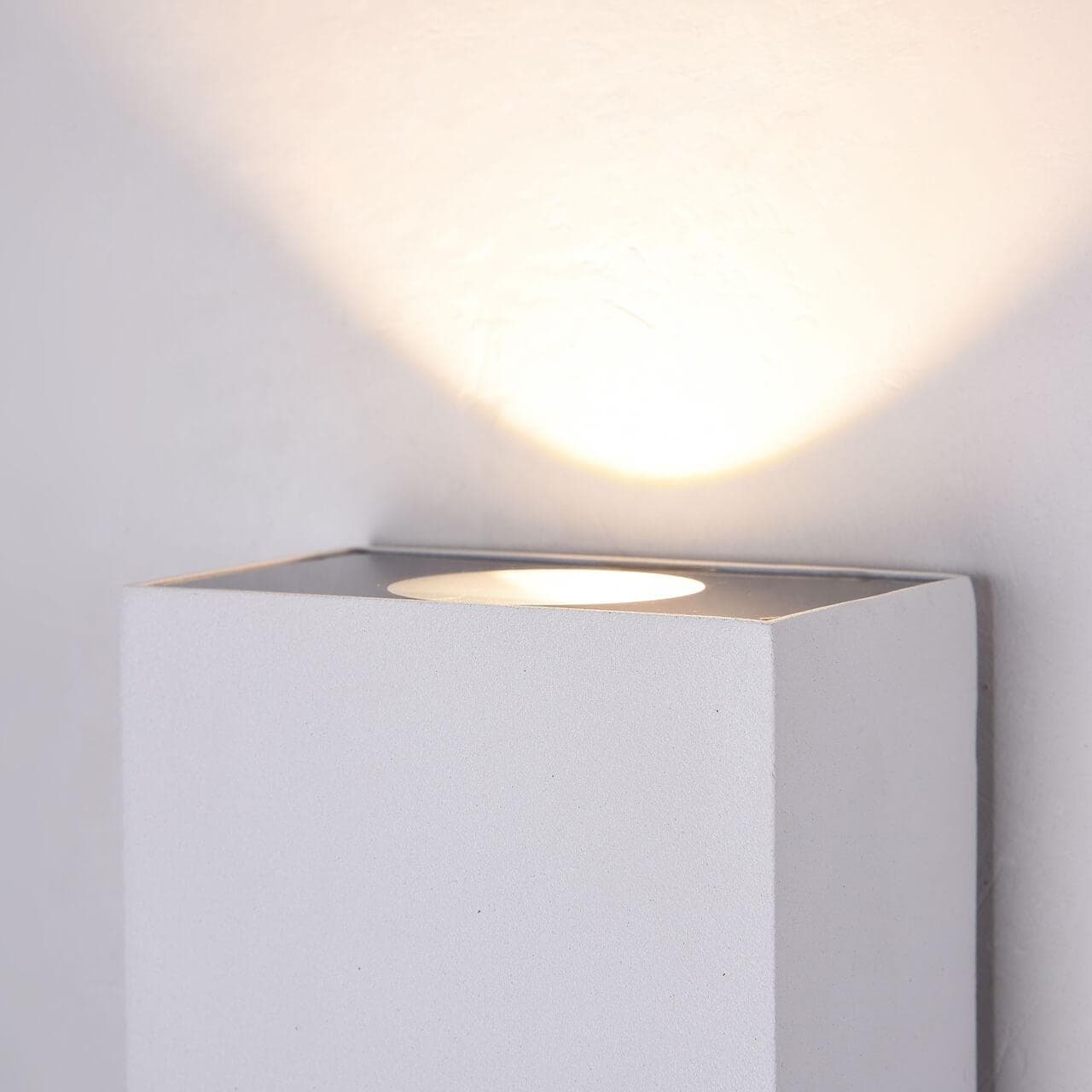 Maytoni Outdoor Times Square Белый Бра LED 480Lm 6W O581WL-L6W — миниатюра 9