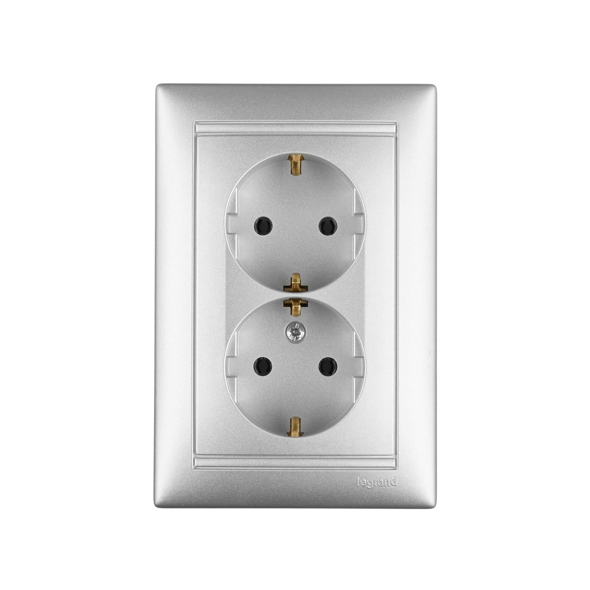 Legrand DIY Valena Алюм Розетка 2-ая с/з литая 694335 — миниатюра 3