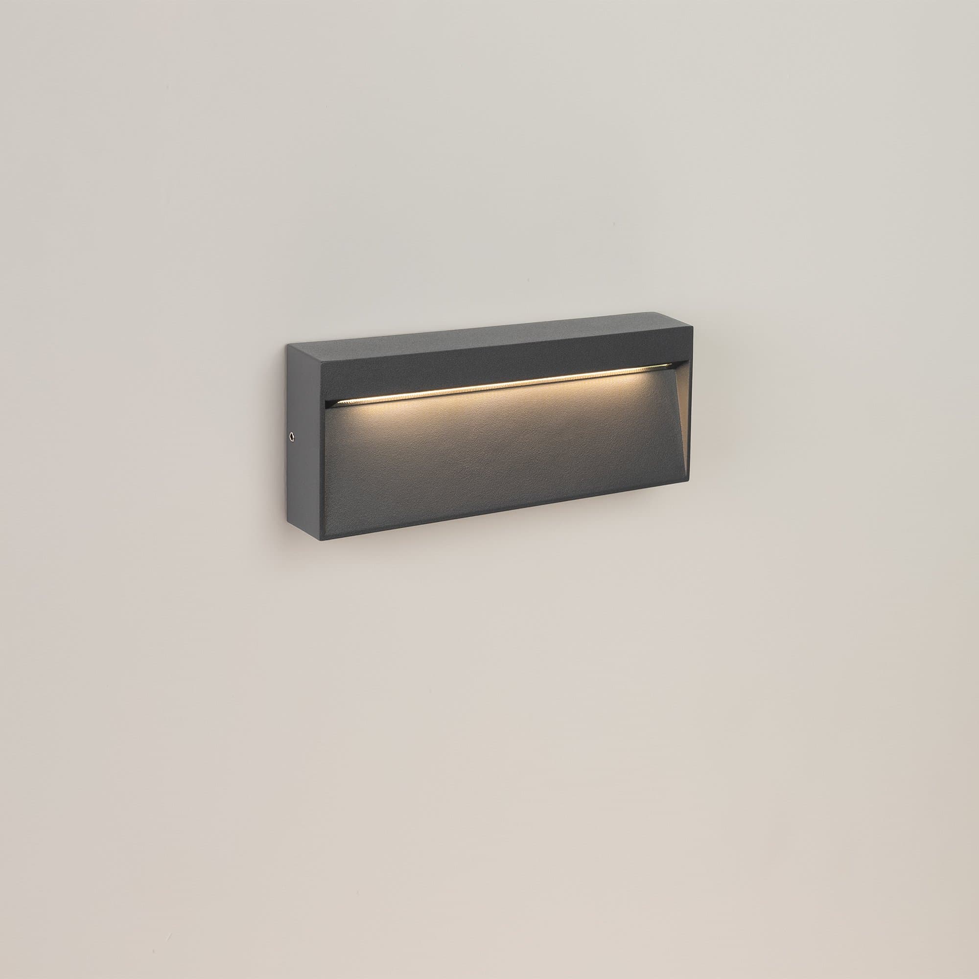 Arlight Светильник LGD-TRACE-S200x80-8W Warm3000 (GR, 65 deg, 230V) (IP65 Металл, 3 года) 029961 — миниатюра 4