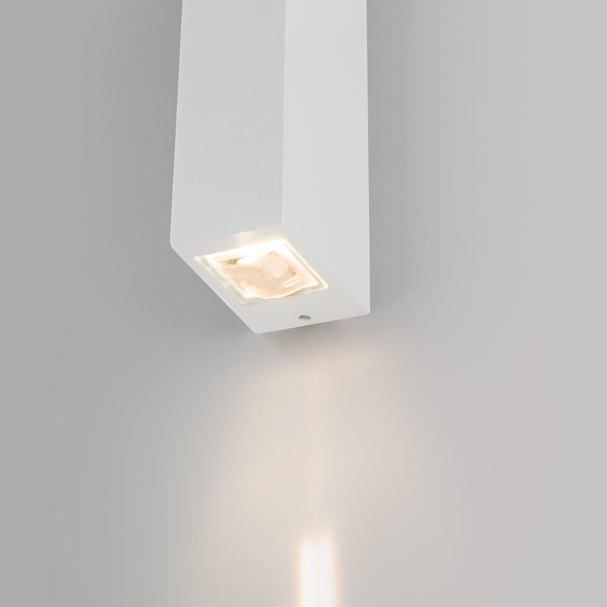 Elektrostandard 35136/W / Светильник садово-парковый со светодиодами Blaze LED белый a057049 — миниатюра 2