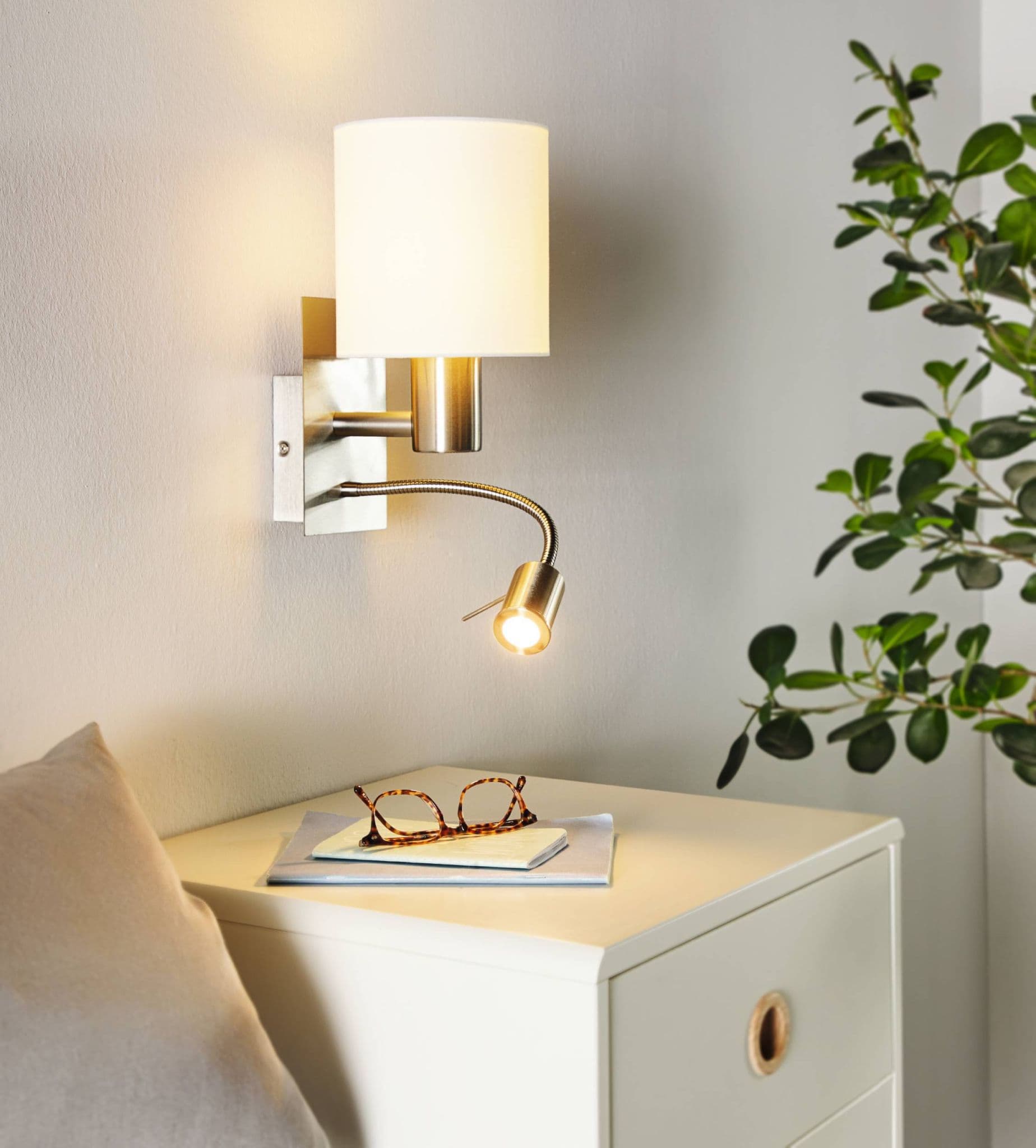 Eglo 96477 Бра PASTERI cо светод. подсветкой для чтения, 1х40W (E27), 1х3,5W (LED), L150, H380, A195 — миниатюра 2