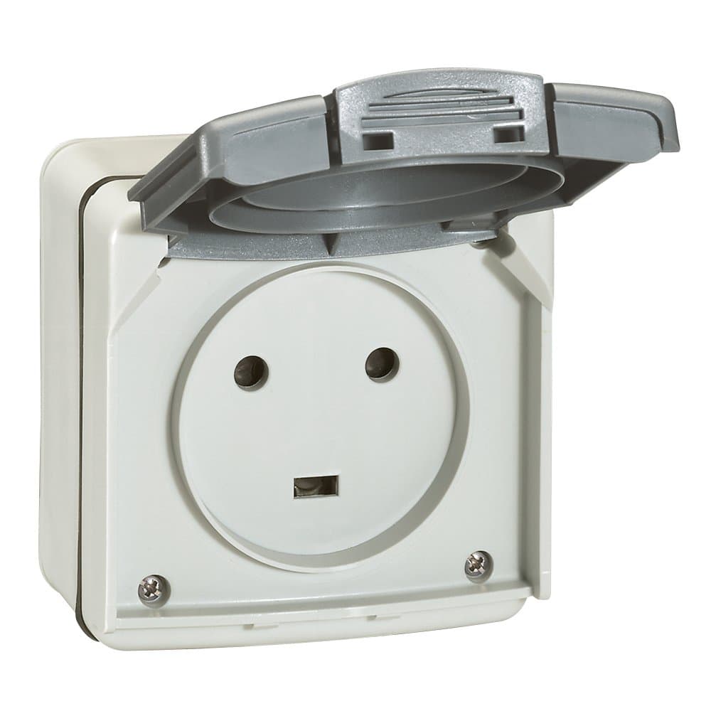 Legrand Plexo Серый Розетка с/з с крышкой, 2К+З 20А,230В,винтовой зажим, накладная, в сборе IP55 091655