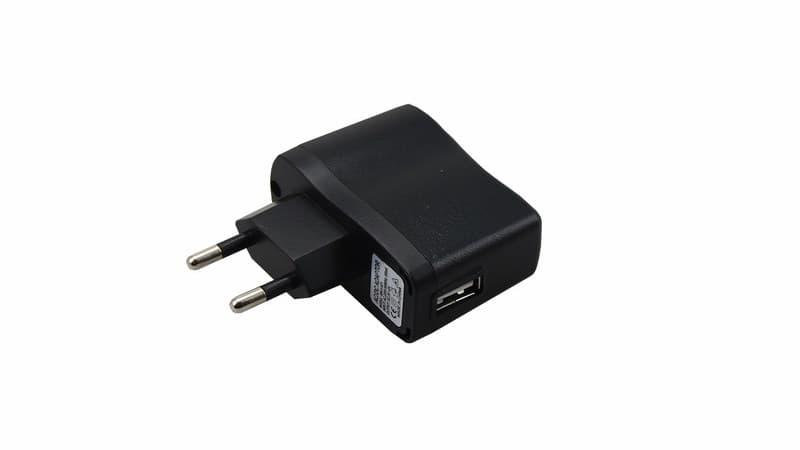 Сетевое зарядное устройство USB 220V (СЗУ) (5V, 1 000mA) черное Rexant 16-0239