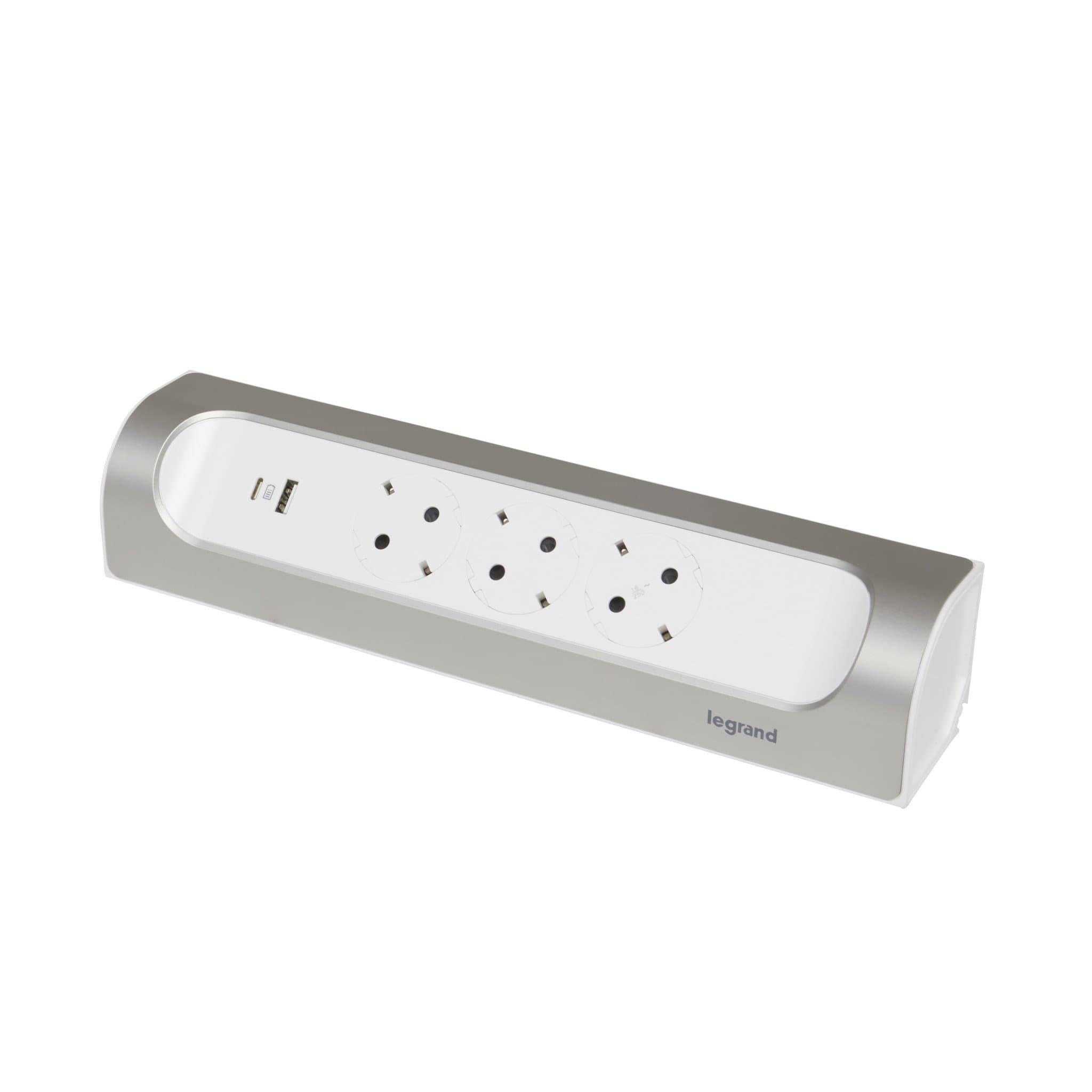 Legrand Revolution Комфорт Бело-алюминиевый Удлинитель угловой 3x2К+З с 2xUSB A+C (3А), без кабеля, плоские розетки 694504