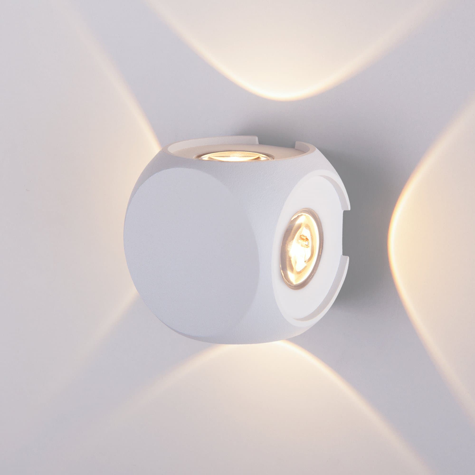 Elektrostandard 1504 TECHNO LED / Светильник садово-парковый со светодиодами CUBE белый a047185