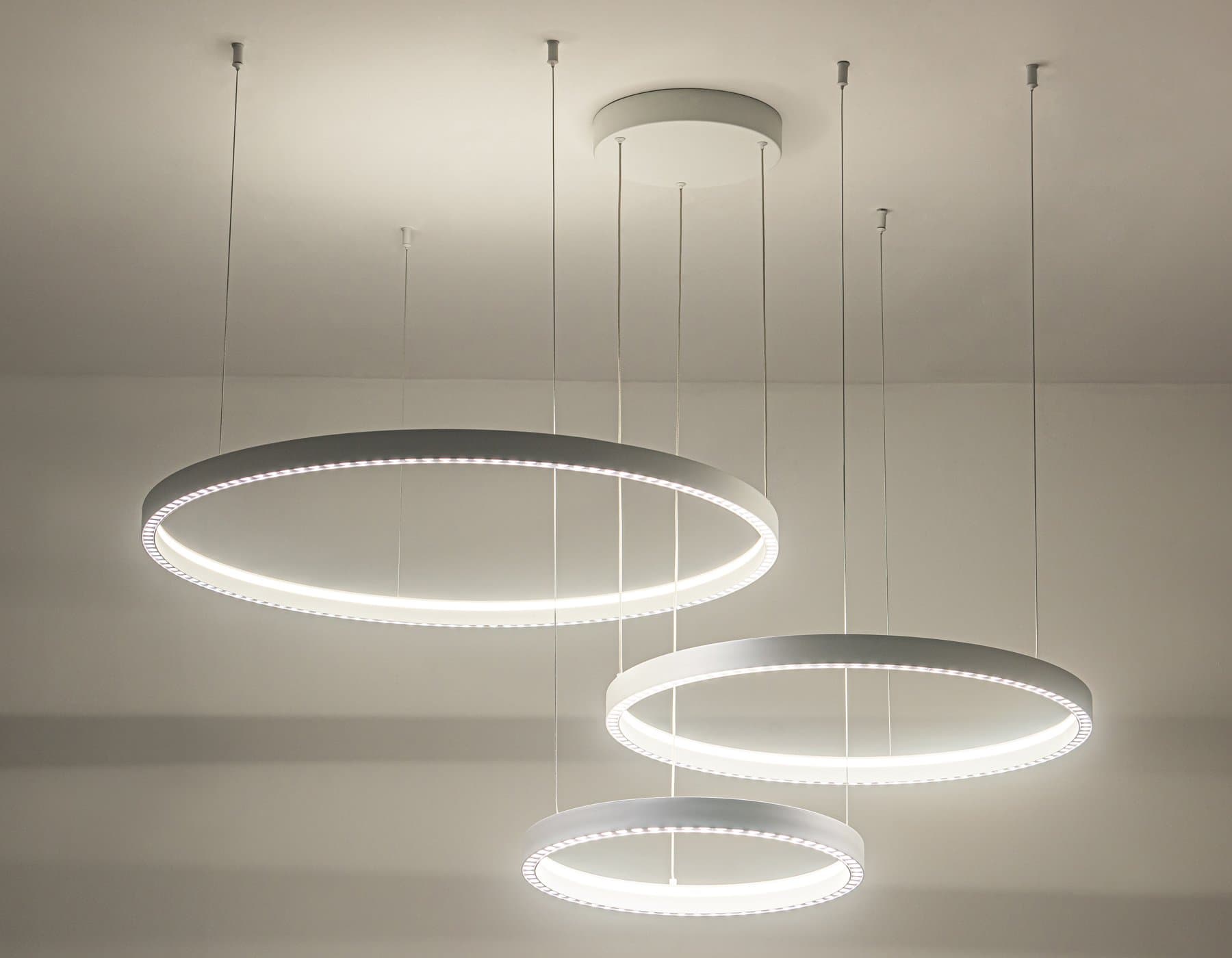 Ambrella Светильник подвесной светодиодный FL5881/3 WH белый 90W 3000K/4200K/6400K D800/600/400*1070 (без ПДУ) — миниатюра 2