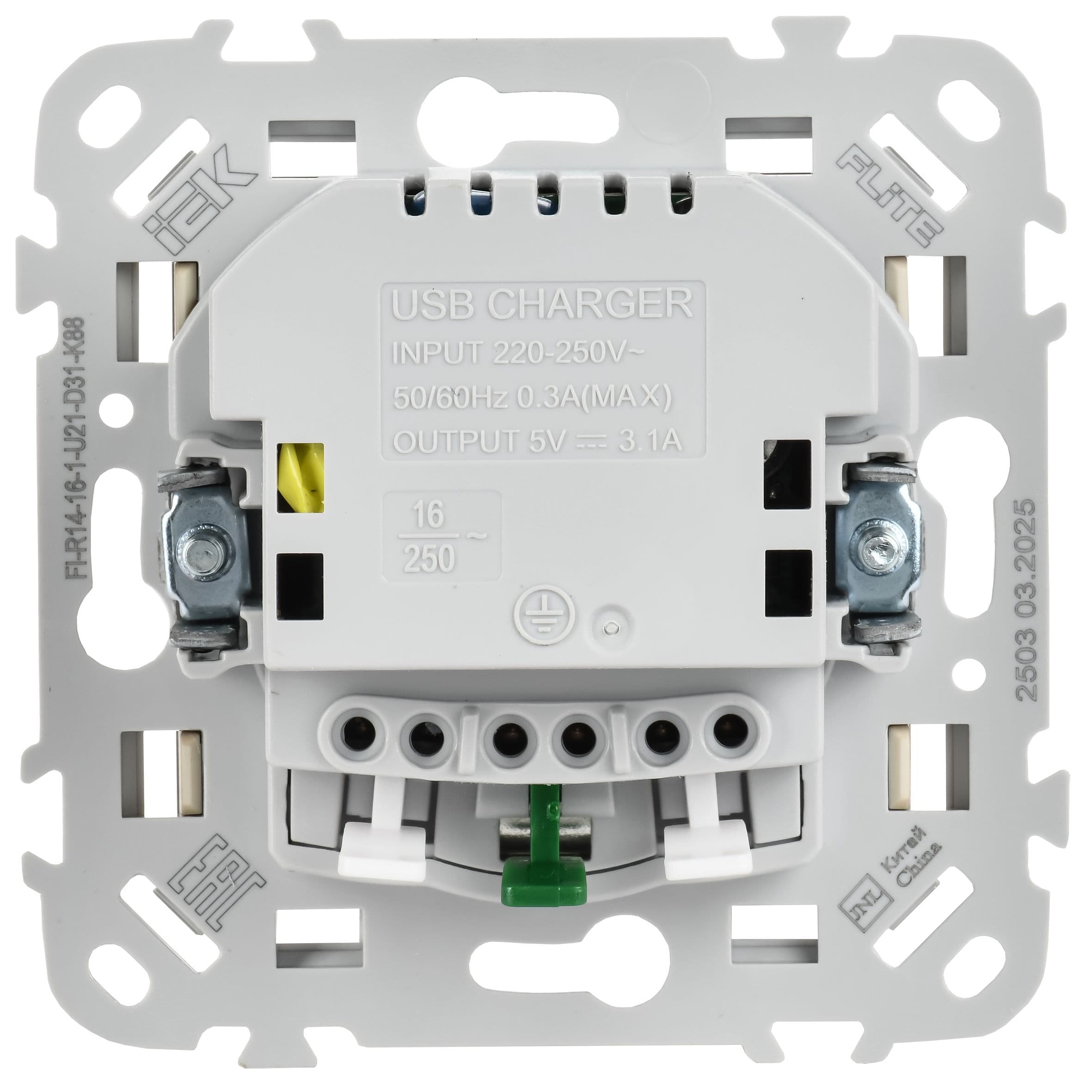IEK FLITE Льняной Розетка 1-местная с заземлением с защитными шторками 16А с USB A+A 31А безвинтовое крепление — миниатюра 3