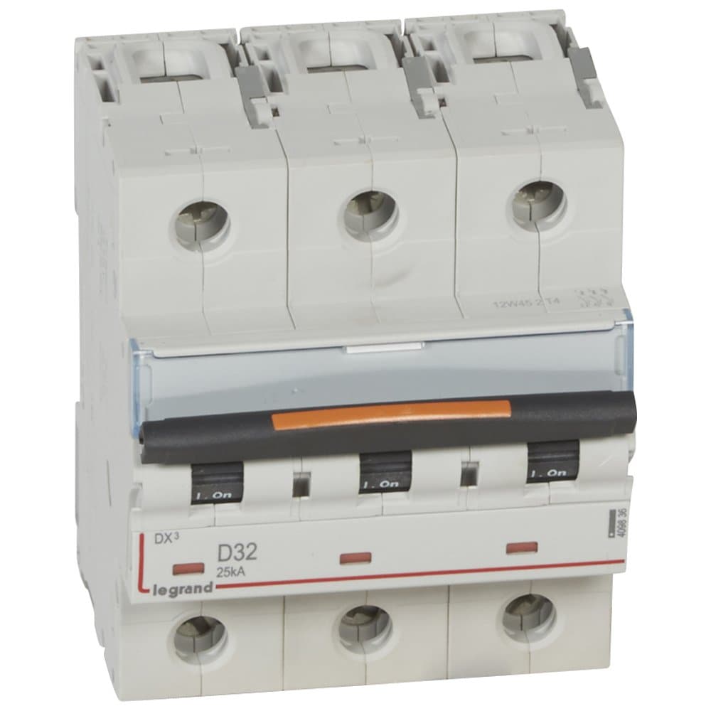 Legrand DX3 Автоматический выключатель 3P 32А (D) 25кА 409836