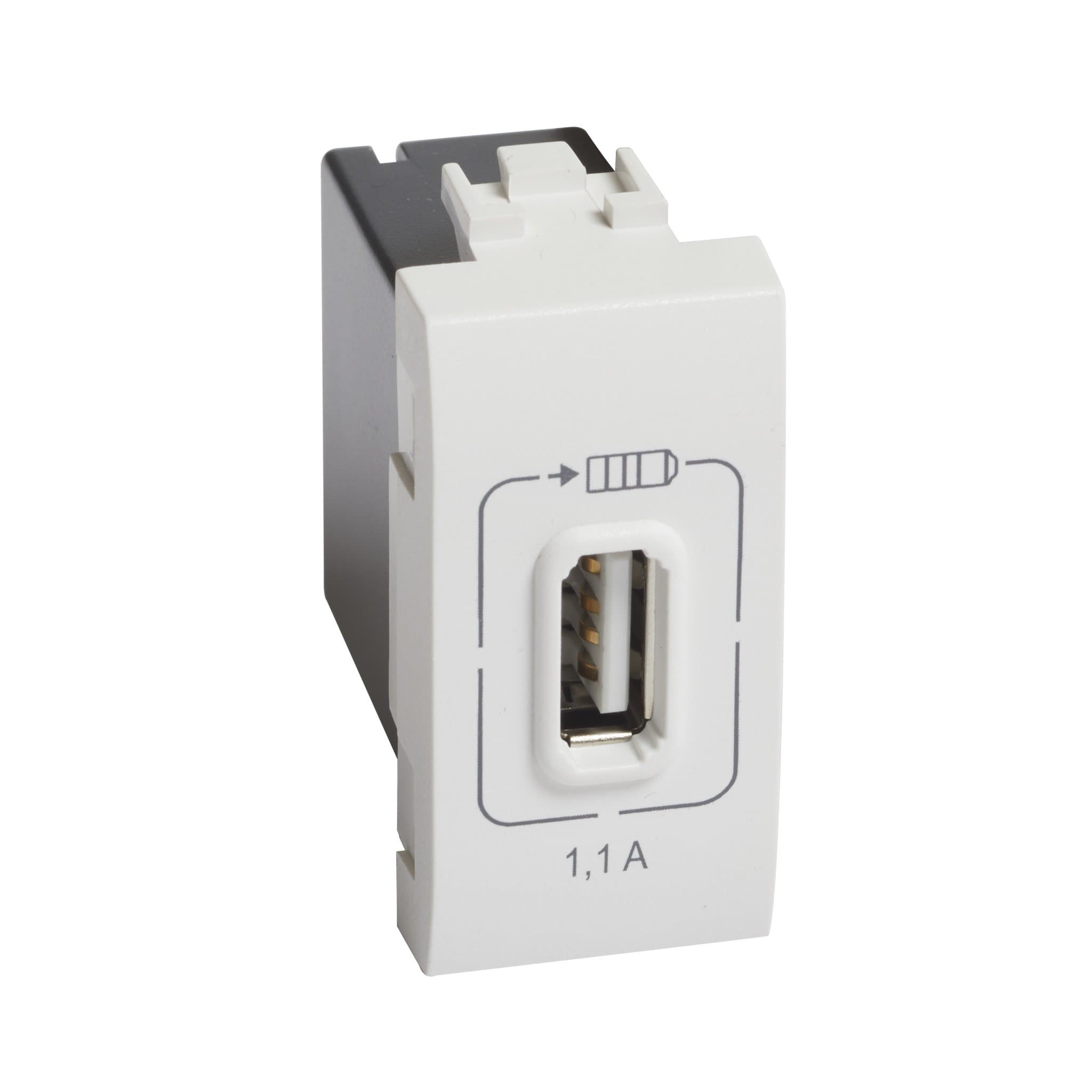 BT LL Белая Розетка USB для зарядки мобильных устройств 1,1А 230/5В. 1 модуль N4285C1