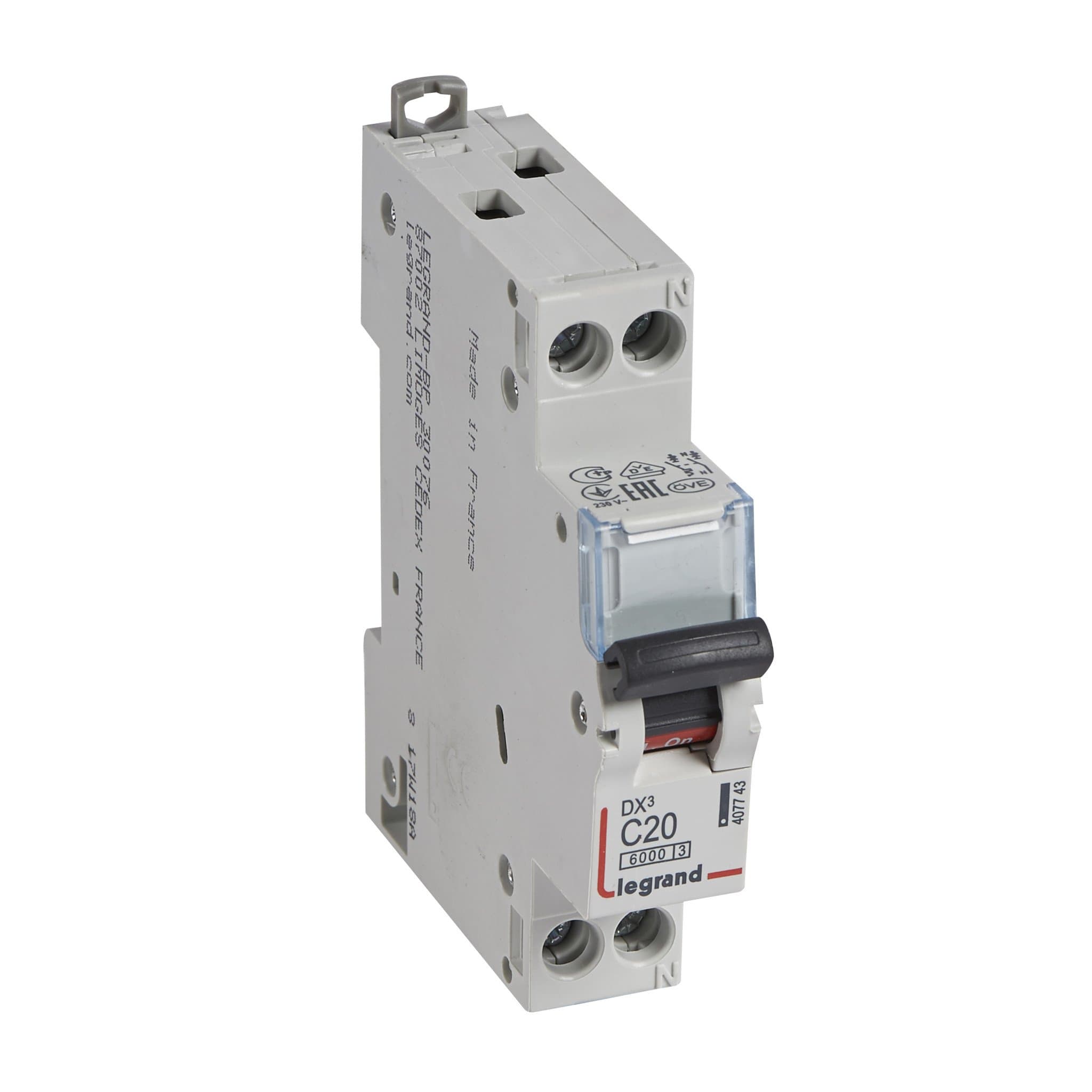 Legrand DX3 Автоматический выключатель 1P+N 20А (С) 6kA/10кА 407743