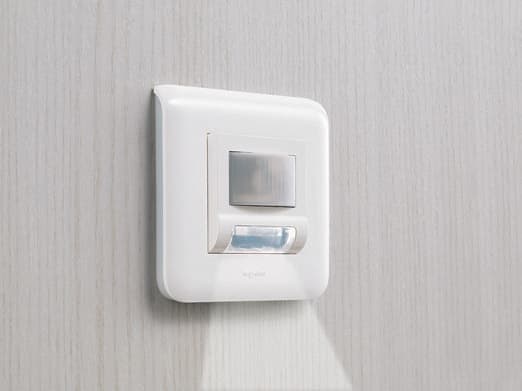 Legrand Mosaic Выключатель подсветки с ИК датчиком 2 мод 078511 — миниатюра 2