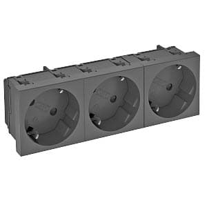 OBO Bettermann Розетка 3х2К+3 под углом 33° шторки 16А 250В (45х135 мм - 3 модуля Modul45) черная 6120131