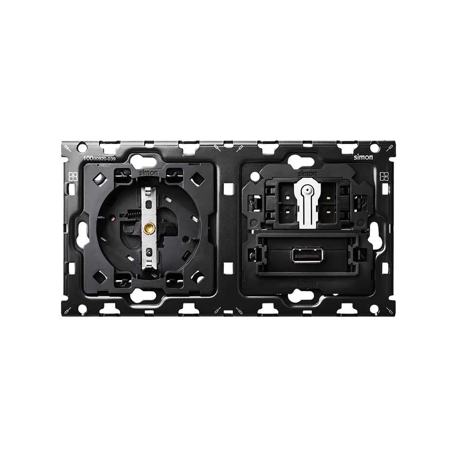 Simon 100 Кит 2 поста механизм 1 розетка Schuko + 1 з/у USB SC 2.1A + 1 перекрестный выключатель + суппорт 10010207-039