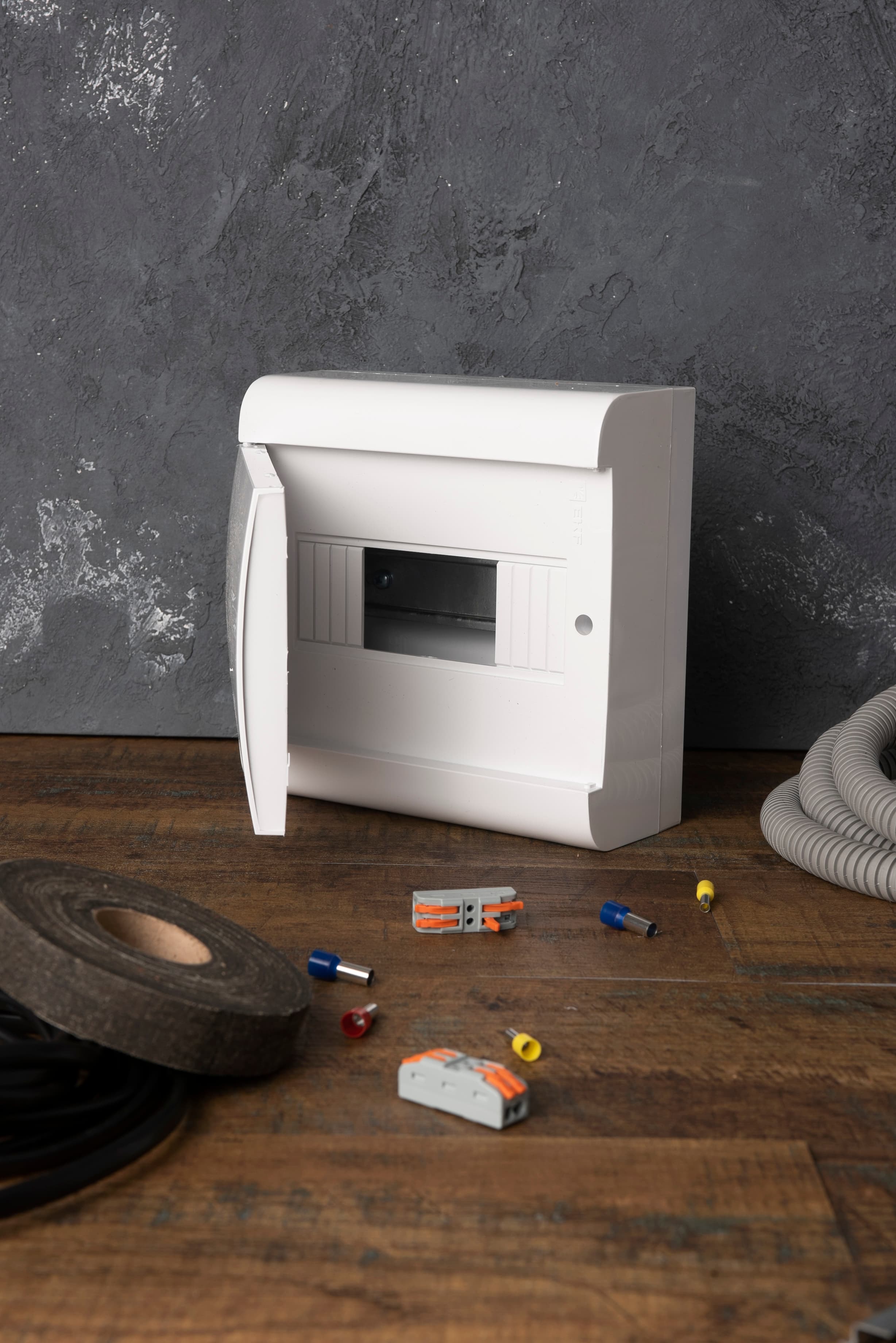 EKF Щит распределительный ЩРН-П-8 "SlimBox" белая дверца IP41 — миниатюра 12