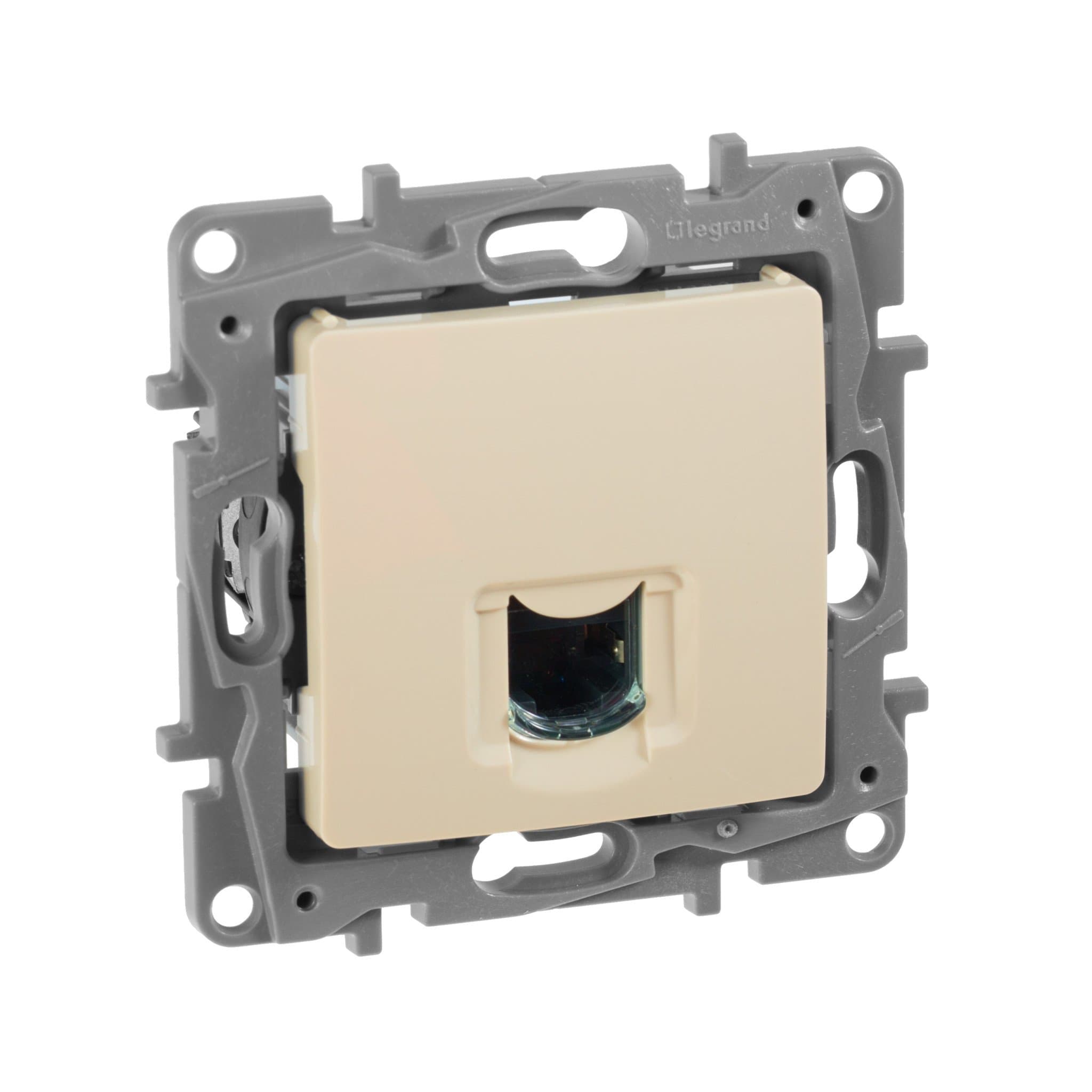 Legrand Etika Слоновая кость Розетка комп (RJ45) 6 категория UTP 672353