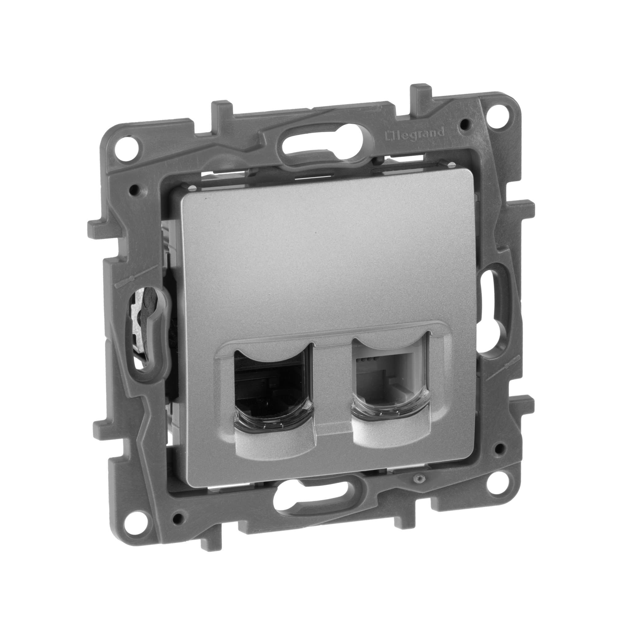 Legrand Etika Алюминий Розетка телефонная + компьютер (RJ11+RJ45) 5 категория UTP 672452