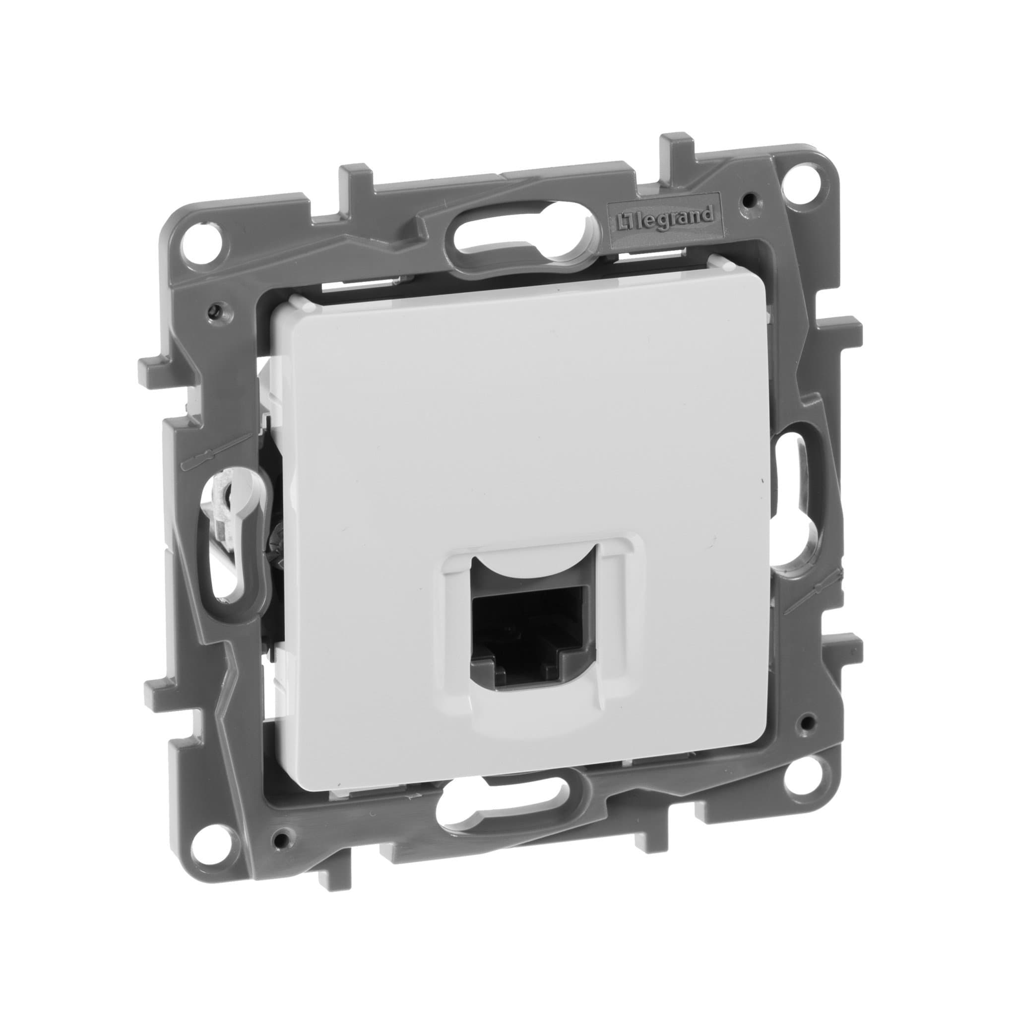 Legrand Etika Белый Розетка комп (RJ45) одинарная 5 категория UTP 672241