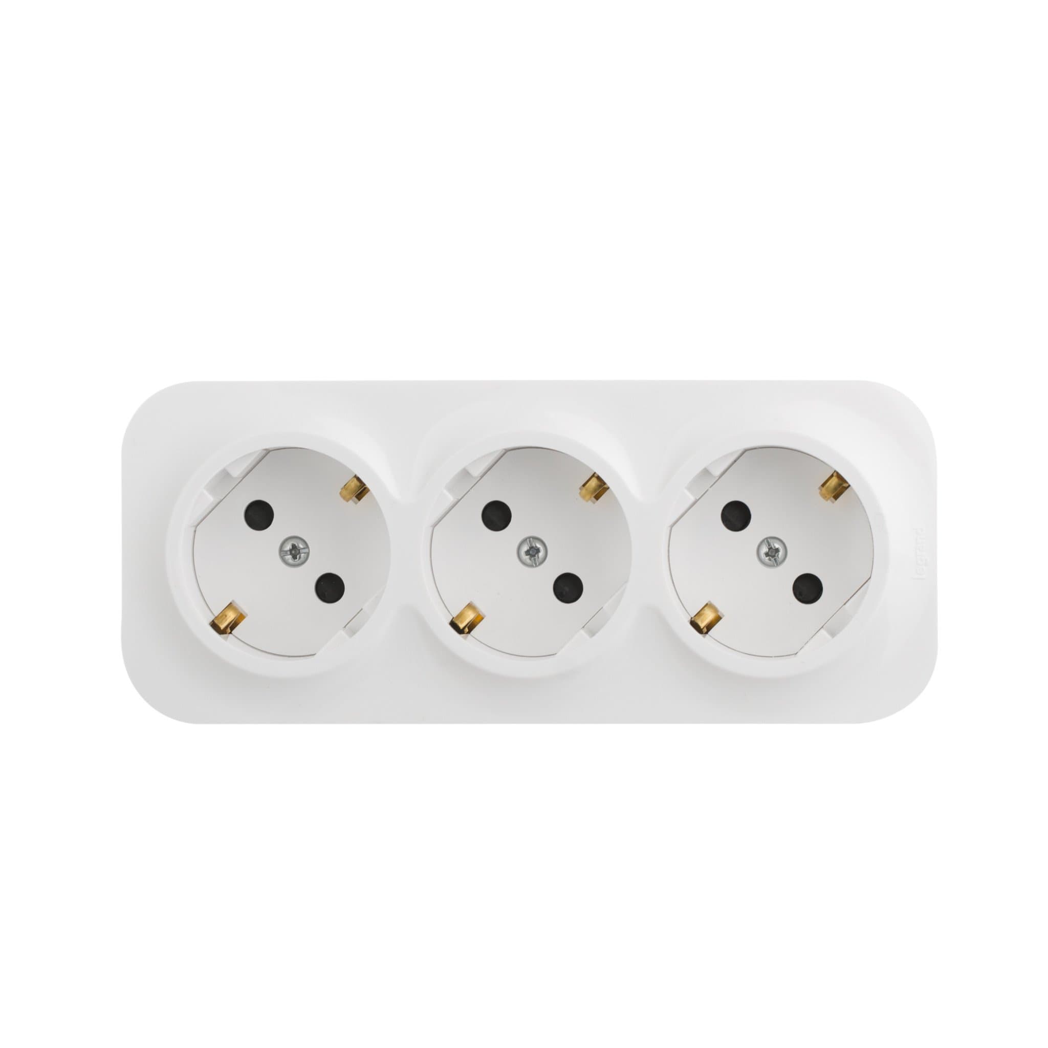 Legrand Quteo IP 20 Белый Розеточный блок с предварительным подключением 3 x 2К+З с защитными шторками - 16 A - 250 В~ 782238