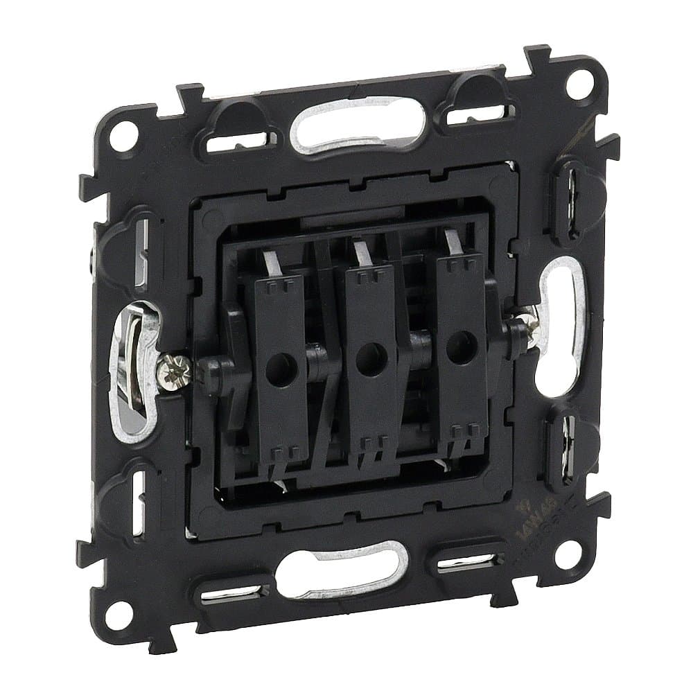 Legrand Valena Мех IN'MATIC Выключатель 3-клавишный 10АХ 250В 752003