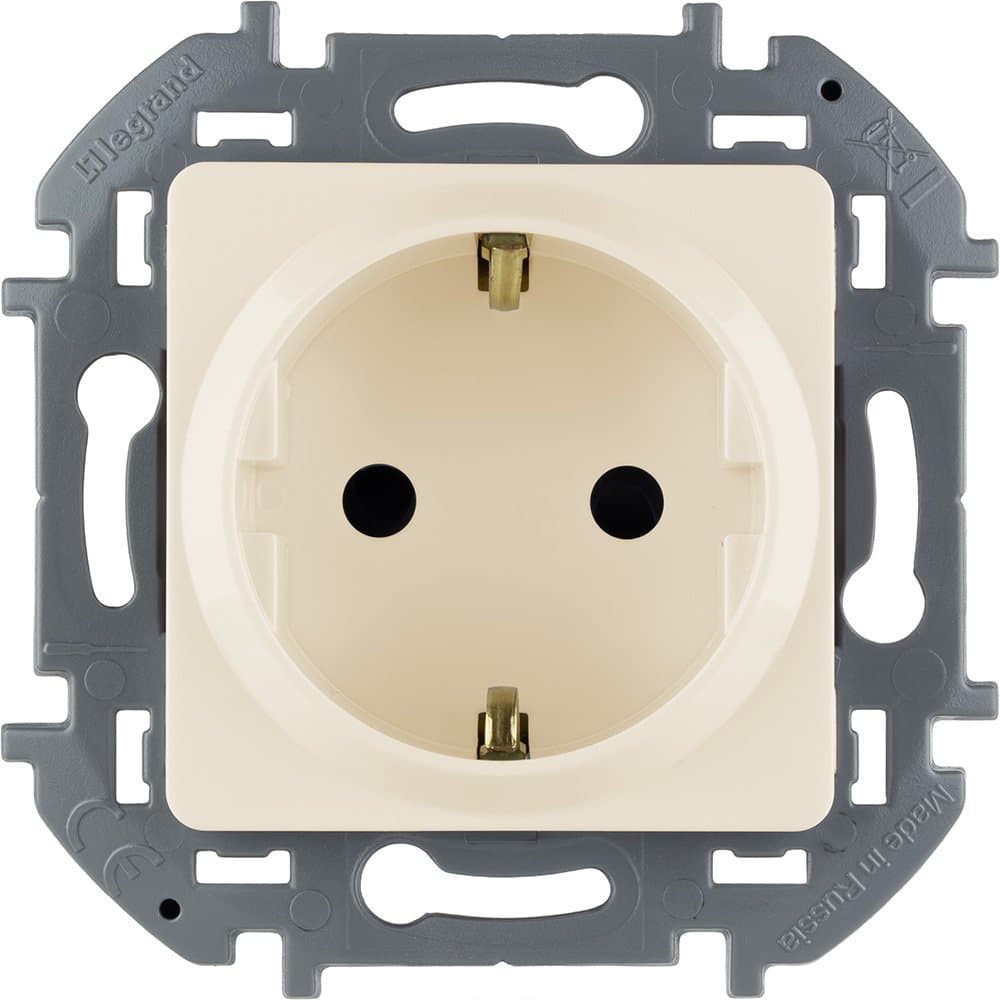 Legrand INSPIRIA Слоновая кость Розетка 2К+З со шторками - немецкий стандарт - 16 А - 250 В 673731