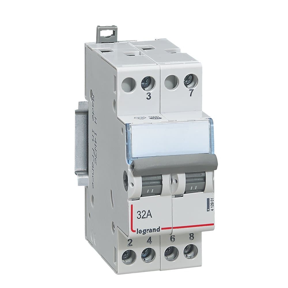 Legrand CX3 Перекл. 2ПК со ср.точкой 32A 412903
