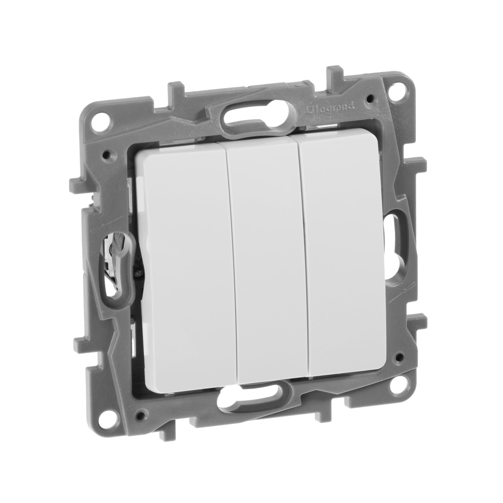 Legrand Etika Белый Выключатель 3-клавишный, 10А, Автоматические клеммы 672213