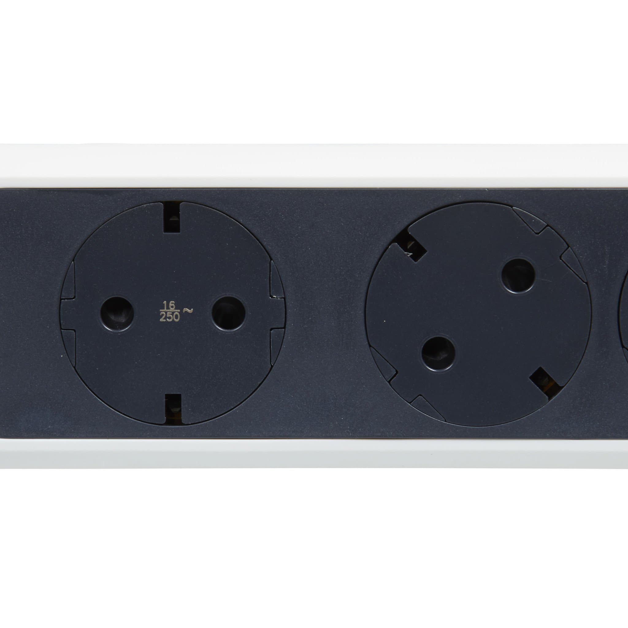 Legrand Revolution Комфорт Бело-черный Удлинитель 6x2К+З с выкл., кабель 3м, плоские розетки, фиксируемый поворотный блок 694539