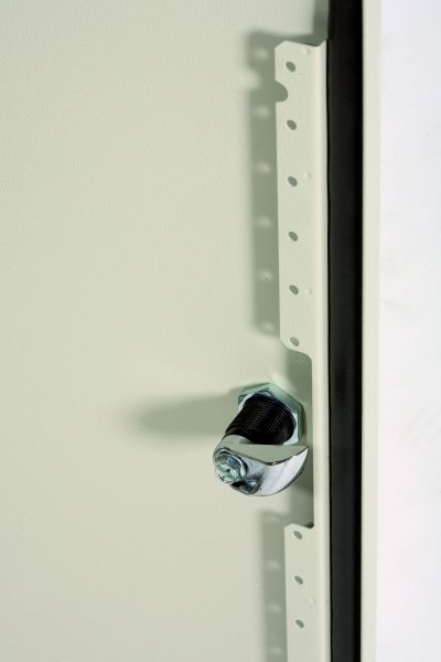 Купить SE S3D Замок с нажимной защелкой для Spacial NSYAEDLPSS3D