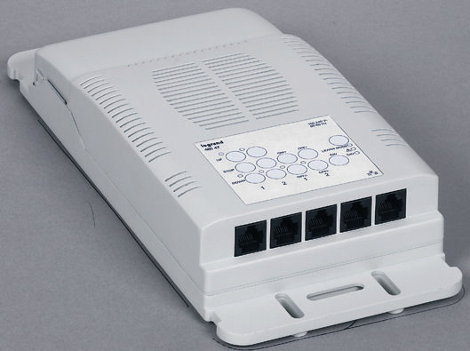 Купить Legrand Комнатный контроллер включения/выключения монтаж на потолке 2 выхода для управления шторами и рольставнями 16 А 048847