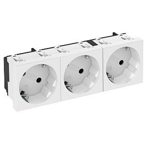 OBO Bettermann Розетка 3х2К+3 под углом 33° шторки 16А 250В (45х135 мм - 3 модуля Modul45) белая 6120123