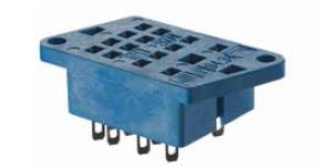 Finder Розетка для монтажа на панель под пайку для реле 55.32, 55.34; монтажный фланец; в комплекте металлическая клипса 094.51 9434SMA