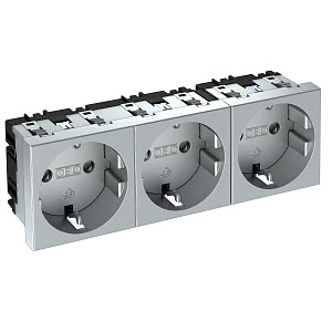 Купить OBO Bettermann Розетка силовая 0° тройная 3х2К+З, 3 модуля Modul45, 45х135 мм, со шторками, 16А 250В алюминиевый 6120052