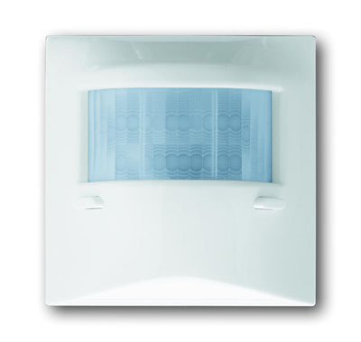 ABB Impuls Датчик движения Busch-Wächter 180 UP Сенсор Комфорт II, с мультилинзой, альпийский белый 2CKA006800A2173