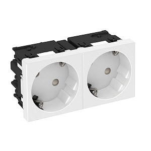 Купить OBO Bettermann Розетка силовая 33° двойная 2х2К+З Modul45connect, со шторками, 16А 250В белая 6120482