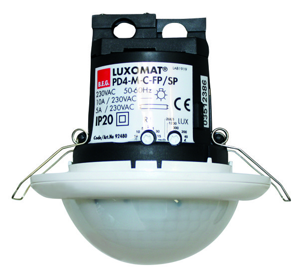 BEG Белый Датчик присутствия коридорный 360°, с контактом NC, диаметр действия 40х24м IP20 92480